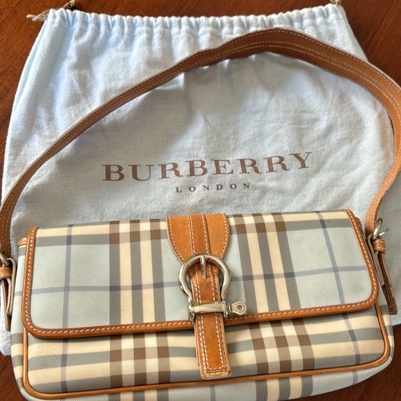 Burberry Spring / Summer handbag - Picture 8 of 10